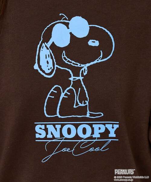 PUBLUX(パブリュクス)の「PUBLUX/パブリュクス PEANUTS/Snoopy/スヌーピー プリントスウェット 限定展開(スウェット・メンズ・ブラウン/サックスブルー/ライトグレー/チャコールグレー・LARGE/MEDIUM/SMALL)」の12枚目の写真