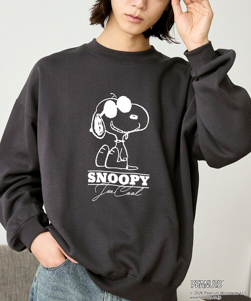 PUBLUX(パブリュクス)の「PUBLUX/パブリュクス PEANUTS/Snoopy/スヌーピー プリントスウェット 限定展開(スウェット・メンズ・ブラウン/サックスブルー/ライトグレー/チャコールグレー・LARGE/MEDIUM/SMALL)」の19枚目の写真