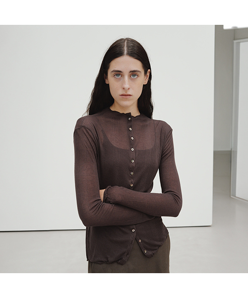 MOHAN（モハン）の「TIF HIGH-NECK RIBBED CARDIGAN_4COLORS（カーディガン/ボレロ・レディース・チャコールグレー/ベージュ/ブラウン/ライトグレー・LARGE/SMALL/MEDIUM）」の4枚目の写真