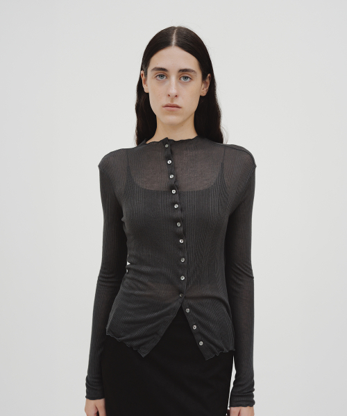 MOHAN（モハン）の「TIF HIGH-NECK RIBBED CARDIGAN_4COLORS（カーディガン/ボレロ・レディース・チャコールグレー/ベージュ/ブラウン/ライトグレー・LARGE/SMALL/MEDIUM）」の6枚目の写真