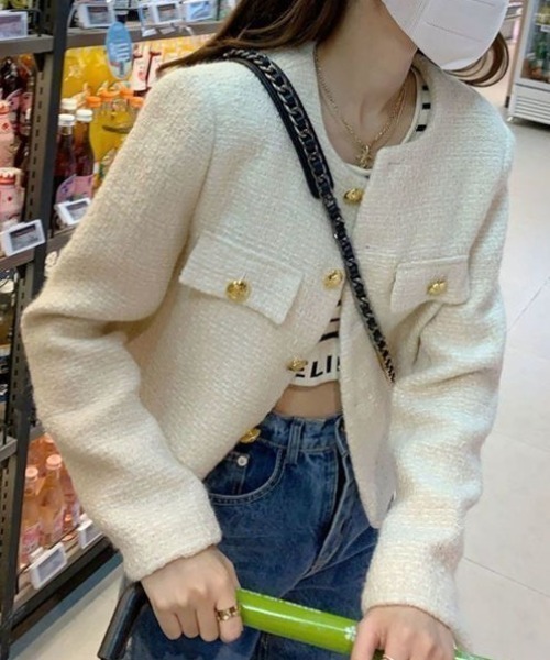 AVYL（アヴィル）の「ゴールドボタン ノーカラーツイードジャケット（ノーカラージャケット・レディース・ブラック/アイボリー・M）」の6枚目の写真