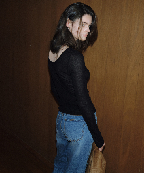 108POUND(108パウンド)の「Mist U-Neck Tee_Black(Tシャツ/カットソー・レディース・その他・FREE)」の1枚目の写真