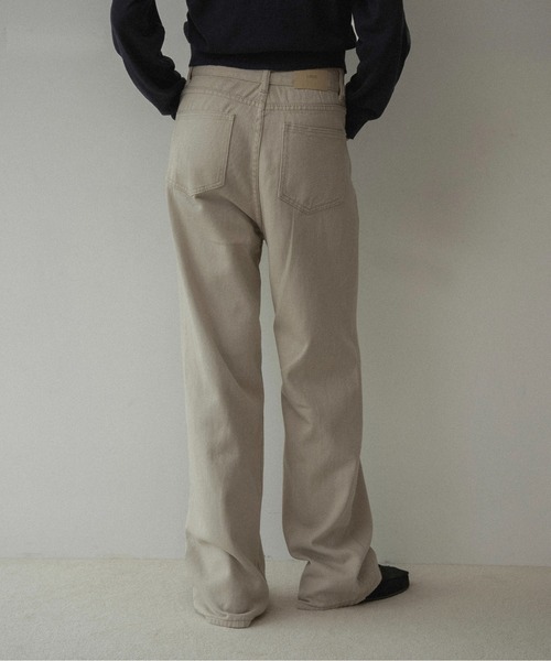 lawgy（ラウジー）の「classic straight soft denim pants / クラシックストレートソフトデニムパンツ（デニムパンツ・レディース・ベージュ/ブラウン系/モカ・SMALL/MEDIUM）」の15枚目の写真
