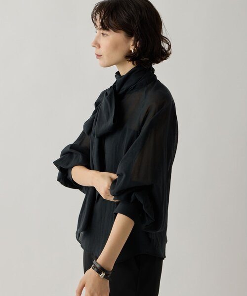 Whim Gazette(ウィムガゼット)の「コットンボイルボウブラウス(シャツ/ブラウス・レディース・グレイッシュベージュ/ブラック・FREE)」の6枚目の写真