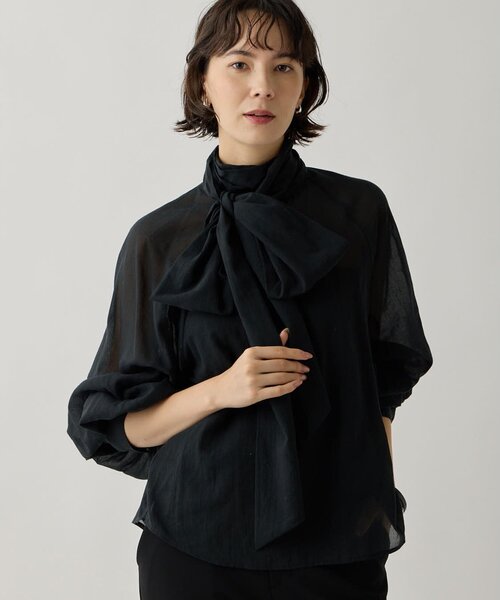 Whim Gazette(ウィムガゼット)の「コットンボイルボウブラウス(シャツ/ブラウス・レディース・グレイッシュベージュ/ブラック・FREE)」の3枚目の写真