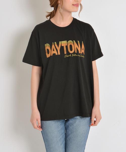 SHIPS（シップス）の「Fellow/DAYTONAプリントTee◇（Tシャツ/カットソー・レディース・ブラック/レッド・ONE SIZE）」の4枚目の写真