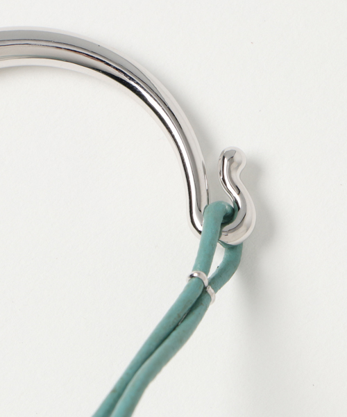 ear PAPILLONNER(イアパピヨネ)の「レザーフックブレスレット(ブレスレット・レディース・シルバー/ターコイズブルー/ホワイト/ブロンズ/その他3・FREE)」の7枚目の写真