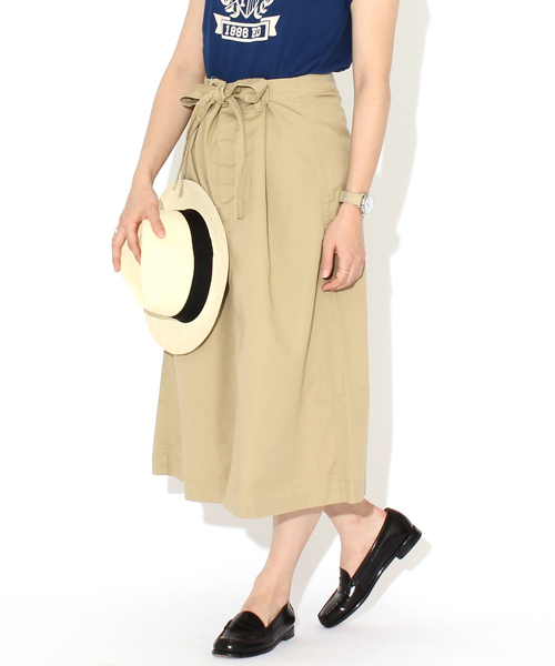 BEAMS BOY（ビームスボーイ）の「BEAMS BOY / ツイル メディカル スカート（スカート・レディース・ホワイト/ベージュ/ブルー/ネイビー・ONE SIZE）」の2枚目の写真