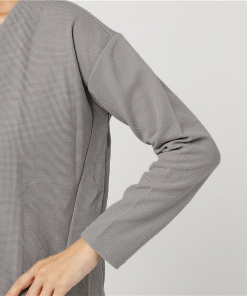 IGNIO（イグニオ）の「Ｖネックカットソー ロングＴシャツ サカリバ素材（Tシャツ/カットソー・レディース・ワイン/ライトグレー/ネイビー・L/M/S/LL）」の7枚目の写真