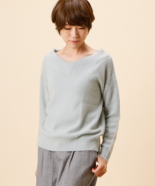 un dix cors（アンディコール）の「ラクーン混Vプルオーバーニット（ニット/セーター・レディース・ライトグレー/ライトブルー/アイボリー/ライラック/ピンク/その他14/ブルー/ライトベージュ/アクア・FREE/ﾌﾘ-）」の5枚目の写真