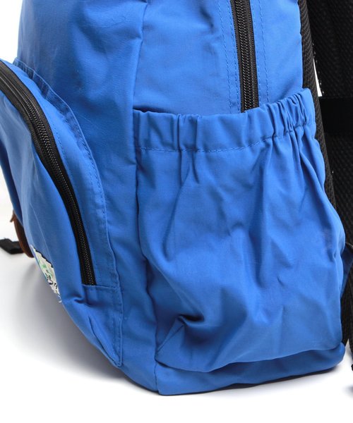 BREEZE（ブリーズ）の「スタンダードリュック（バックパック/リュック・キッズ・キャメル/ブラック/レッド/ブルー/レインボー・MEDIUM/SMALL）」の12枚目の写真