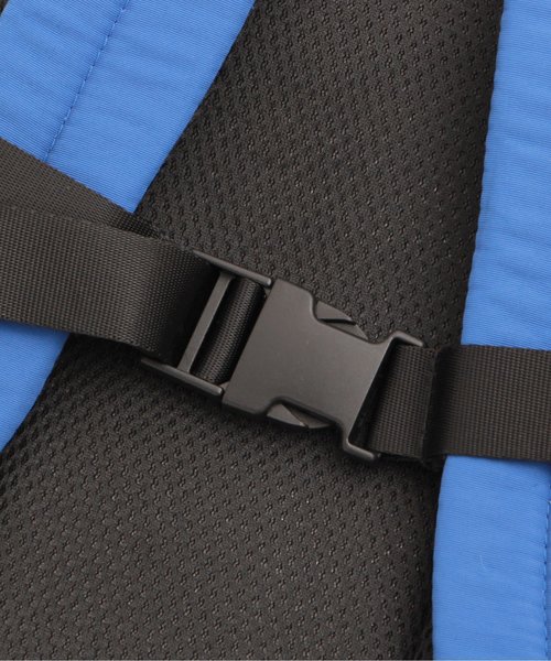 BREEZE（ブリーズ）の「スタンダードリュック（バックパック/リュック・キッズ・キャメル/ブラック/レッド/ブルー/レインボー・MEDIUM/SMALL）」の16枚目の写真