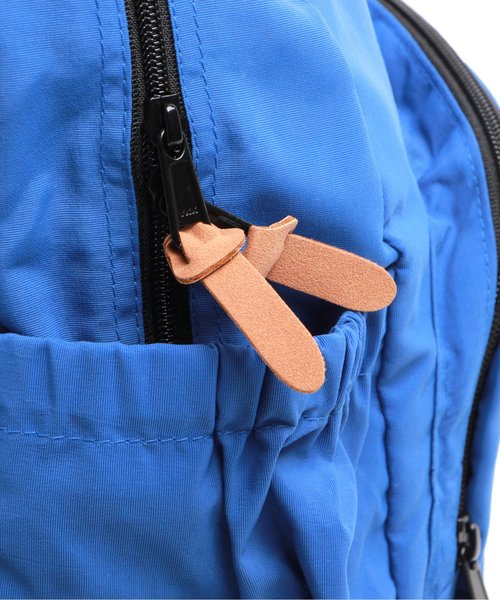 BREEZE（ブリーズ）の「スタンダードリュック（バックパック/リュック・キッズ・キャメル/ブラック/レッド/ブルー/レインボー・MEDIUM/SMALL）」の21枚目の写真