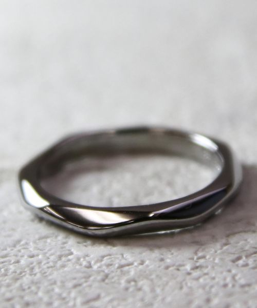 YArKA（ヤーカ）の「【YArKA/ヤーカ】silver925 7surface ring [nanaes]/シルバー925 7面デザインリング（リング・レディース・シルバー/ブラック/ゴールド・#15/#11/#13/#9/#17/#19/#21/#23）」の16枚目の写真