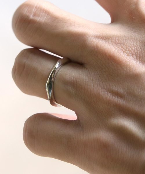 YArKA（ヤーカ）の「【YArKA/ヤーカ】silver925 7surface ring [nanaes]/シルバー925 7面デザインリング（リング・レディース・シルバー/ブラック/ゴールド・#15/#11/#13/#9/#17/#19/#21/#23）」の7枚目の写真