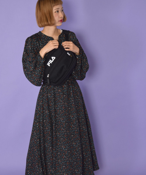 w closet（ダブルクローゼット）の「小花柄ボリューム袖ワンピース_（ワンピース・レディース・ネイビー/ブラウン/カーキ・FREE）」の10枚目の写真