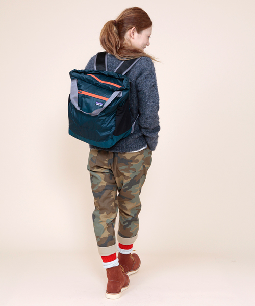BEAMS BOY（ビームスボーイ）の「Patagonia / Lightweight Travel Tote（トートバッグ・レディース・レッド/ブルー系その他/パープル・ONE SIZE）」の4枚目の写真