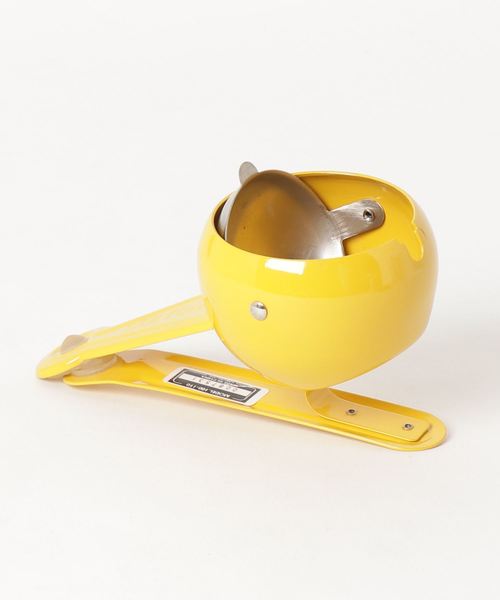 DULTON（ダルトン）の「WINDPROOF CLIP ASHTRAY /ウィンドプルーフ クリップ アッシュトレイ（アッシュトレイ/ライター・メンズ・イエロー/ブルー/ブラック/レッド/アイボリー・FREE）」の8枚目の写真