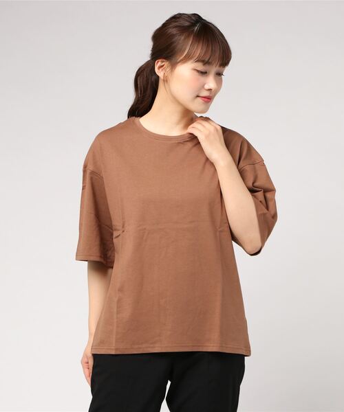 Pierrot（ピエロ）の「オーバーサイズ クルーネック Tシャツ（Tシャツ/カットソー・レディース・オフホワイト/ブラック/ネイビー/ベージュ/グレイッシュベージュ/キャメル/ベージュ系その他/ブラウン・L/M）」の8枚目の写真