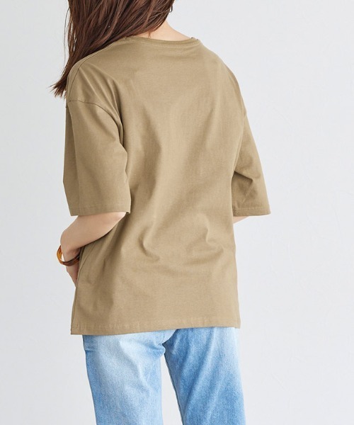 Pierrot（ピエロ）の「オーバーサイズ クルーネック Tシャツ（Tシャツ/カットソー・レディース・オフホワイト/ブラック/ネイビー/ベージュ/グレイッシュベージュ/キャメル/ベージュ系その他/ブラウン・L/M）」の15枚目の写真