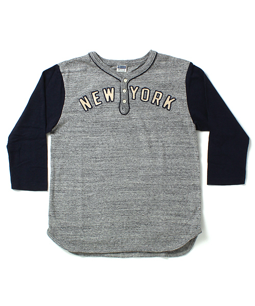 fennica Men's(フェニカメンズ)の「CHESWICK / ヘンリーネックT(Tシャツ/カットソー・メンズ・グレー/レッド・MEDIUM/SMALL/LARGE)」の2枚目の写真