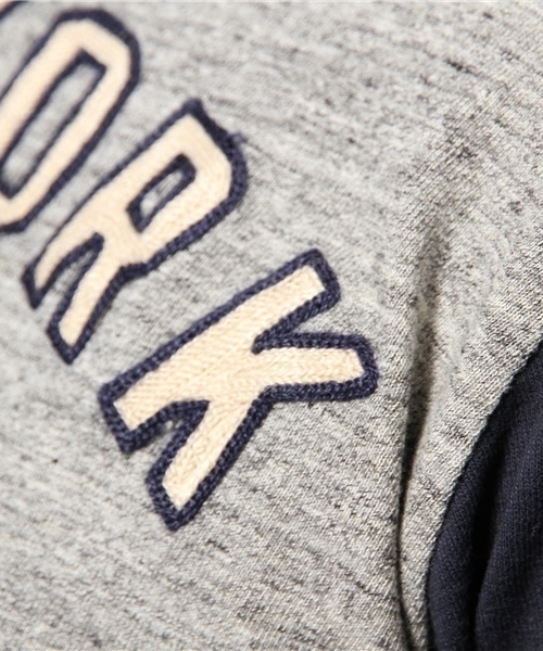 fennica Men's(フェニカメンズ)の「CHESWICK / ヘンリーネックT(Tシャツ/カットソー・メンズ・グレー/レッド・MEDIUM/SMALL/LARGE)」の4枚目の写真