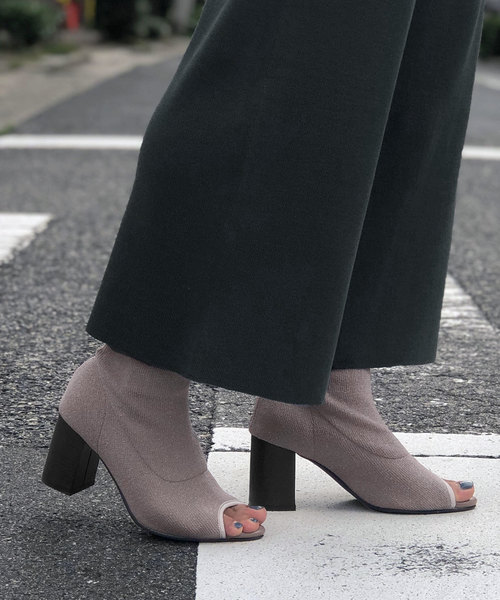 KOBE LETTUCE（コウベレタス）の「[ピンヒールorチャンキーヒール]2typeオープントゥソックスブーツサンダル（サンダル・レディース・ブラック/ブラック系その他/グレー系その他/グレー系その他2・LL/S/M/L）」の4枚目の写真