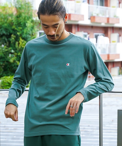 Champion(チャンピオン)の「【CHAMPION/チャンピオン】ワンポイント刺繍 無地ロンT C3-P401 ブランドロゴ(Tシャツ/カットソー・メンズ・ホワイト/チャコールグレー/ブラック/ワイン/ネイビー/杢グレー/サックスブルー/オリーブ・SMALL/LARGE/X-LARGE/MEDIUM)」の5枚目の写真