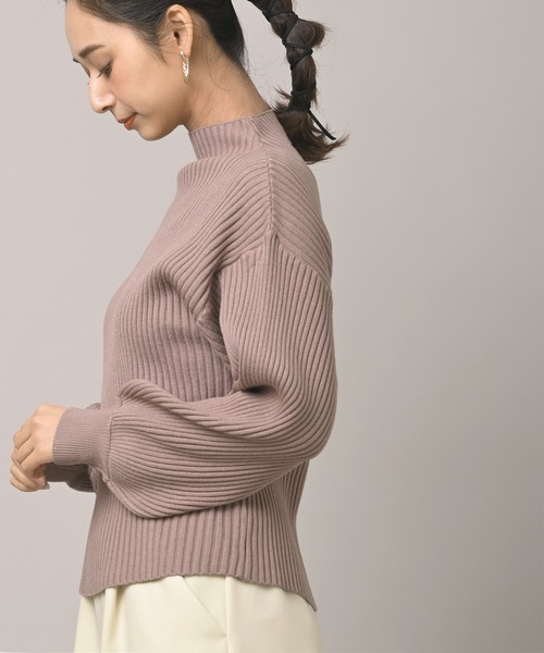 rps（アールピーエス）の「ボリューム袖ボトルネックリブニットプルオーバー（ニット/セーター・レディース・ブラック/ダークグリーン/パープル/アイボリー/ラベンダー/杢グレー/キャメル/ベージュ/ブラウン/ブルー/ピンク/ベージュ系その他/ミント/モカ/オレンジ/グリーン/グレイッシュブルー/イエロー系その他/ブラック系その他2/ホワイト系その他4/ライトベージュ/ピンク系その他/レッド/グレー系その他・M/フリー）」の9枚目の写真