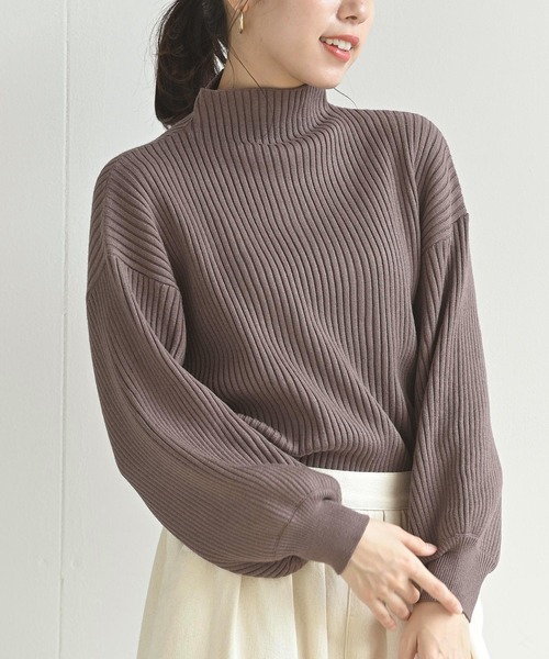 rps（アールピーエス）の「ボリューム袖ボトルネックリブニットプルオーバー（ニット/セーター・レディース・ブラック/ダークグリーン/パープル/アイボリー/ラベンダー/杢グレー/キャメル/ベージュ/ブラウン/ブルー/ピンク/ベージュ系その他/ミント/モカ/オレンジ/グリーン/グレイッシュブルー/イエロー系その他/ブラック系その他2/ホワイト系その他4/ライトベージュ/ピンク系その他/レッド/グレー系その他・M/フリー）」の8枚目の写真