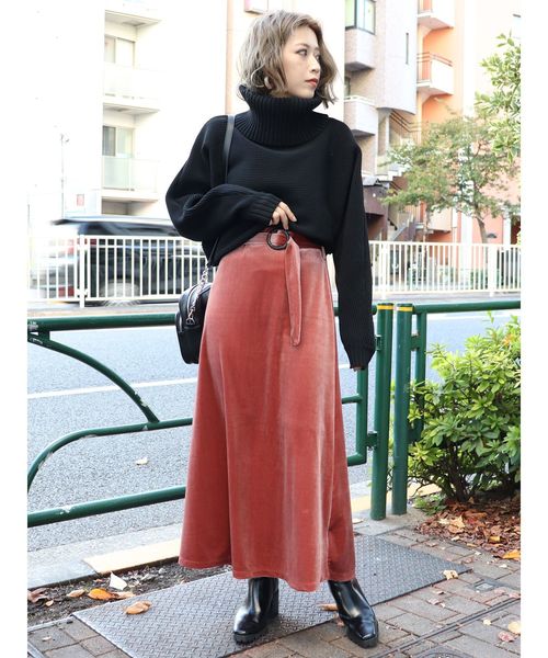 MURUA（ムルーア）の「ベロアマーメイドスカート（スカート・レディース・ブラウン/カーキ/ピンク・FREE）」の7枚目の写真