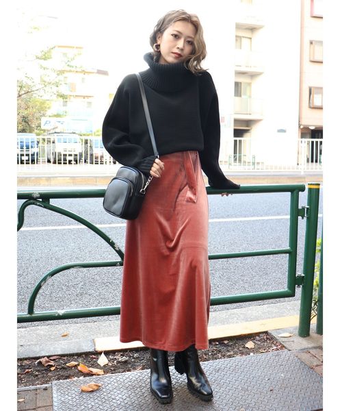 MURUA（ムルーア）の「ベロアマーメイドスカート（スカート・レディース・ブラウン/カーキ/ピンク・FREE）」の8枚目の写真