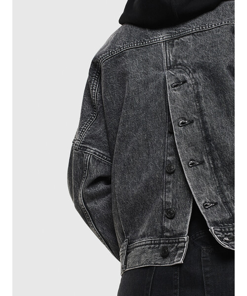 DIESELリラックスフィット デニムジャケット ブラック DIESELリラックスフィット デニムジャケット ブラック