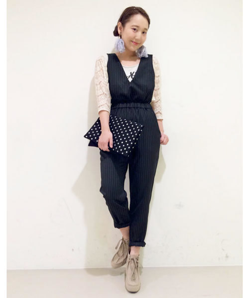 Kastane（カスタネ）の「【Kastane】V開きサロペット（サロペット/オーバーオール・レディース・ネイビー/スミクロ・FREE）」の2枚目の写真