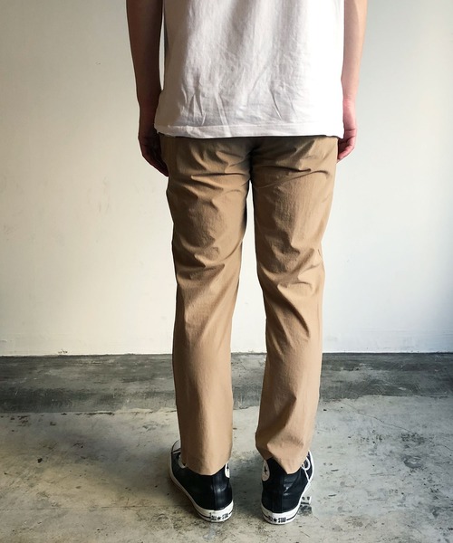 COMMON WARE(コモンウェアー)の「COMMONWARE:NYLON STRETCH LOOSEFIT ANKLE PANTS ナイロン ストレッチ ルーズフィット アンクル パンツ(その他パンツ・メンズ・ブラック/ベージュ/ネイビー/カーキ・M/L/XL)」の17枚目の写真