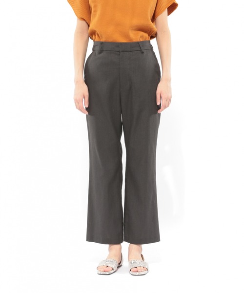 LAKOLE(ラコレ)の「リネン混スラブスリットヘムパンツ / LAKOLE(その他パンツ・レディース・ブラウン/ベージュ/スモーク・SMALL/MEDIUM)」の17枚目の写真