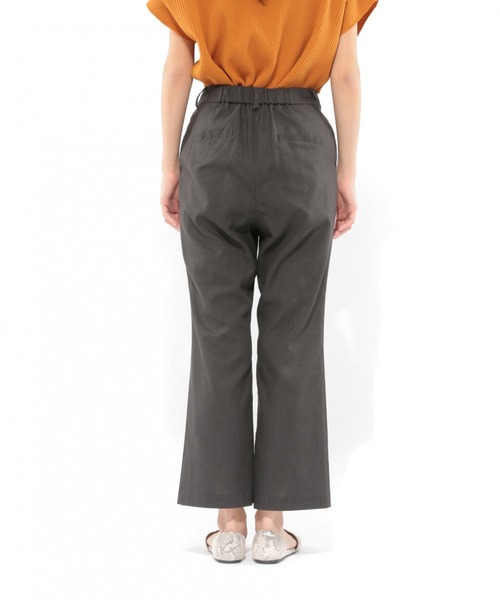 LAKOLE(ラコレ)の「リネン混スラブスリットヘムパンツ / LAKOLE(その他パンツ・レディース・ブラウン/ベージュ/スモーク・SMALL/MEDIUM)」の10枚目の写真