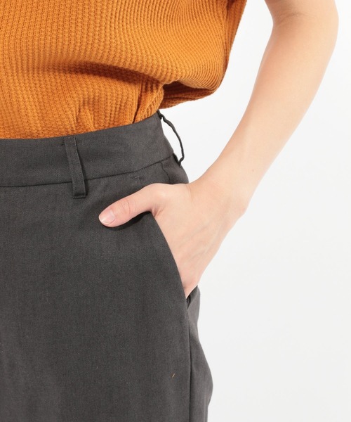 LAKOLE(ラコレ)の「リネン混スラブスリットヘムパンツ / LAKOLE(その他パンツ・レディース・ブラウン/ベージュ/スモーク・SMALL/MEDIUM)」の14枚目の写真