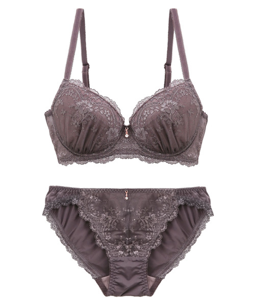 blooming FLORA（ブルーミングフローラ）の「【ふっくらバストをメイク！自然なキレイを叶える】 ブラジャー＆ショーツ セット / ナチュラルメイクブラ 大きいサイズ アンダー80 脇高 総レース B C D E F（ブラ&ショーツ・レディース・サックスブルー/ネイビー/ブラック/ピンク/ピンクベージュ/ラベンダー/ブラウン/イエロー/テラコッタ/サックスブルー系2/ピンク系2/オリーブ/ネイビー系2・B65/B75/B80/C70/C75/D75/F65/F70/F75/D80/E70/E80/E75/B70/C80/D65/D70/E65/F80/C65/D75M/C75M/B65M/B75M/D70M/B70M/B75L/E80L/E75L/C75L/D80L/F70M/E65M/F75L/C65M/D65M/D75L/E70M/F80L/C70M）」の3枚目の写真