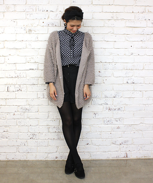 mystic(ミスティック)の「ループカーディガン(カーディガン/ボレロ・レディース・オフホワイト/ブラック/グレー・FREE)」の4枚目の写真