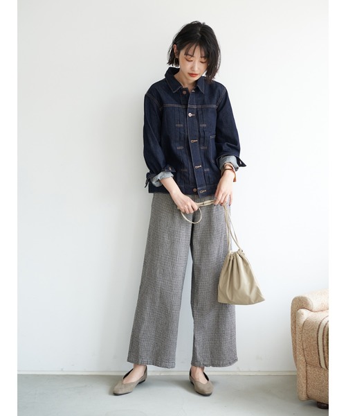 CRAFT STANDARD BOUTIQUE（クラフトスタンダードブティック）の「スリムスクエアトゥVカットフラットパンプス●（パンプス・レディース・ブラック/ブラウン/グレイッシュベージュ・S/M/L）」の5枚目の写真