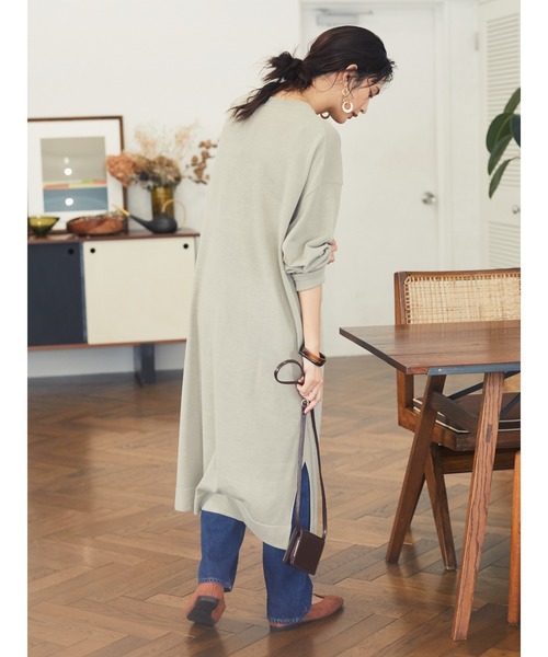 CRAFT STANDARD BOUTIQUE（クラフトスタンダードブティック）の「スリムスクエアトゥVカットフラットパンプス●（パンプス・レディース・ブラック/ブラウン/グレイッシュベージュ・S/M/L）」の15枚目の写真