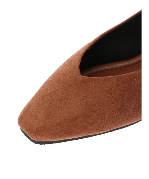 CRAFT STANDARD BOUTIQUE（クラフトスタンダードブティック）の「スリムスクエアトゥVカットフラットパンプス●（パンプス・レディース・ブラック/ブラウン/グレイッシュベージュ・S/M/L）」の19枚目の写真