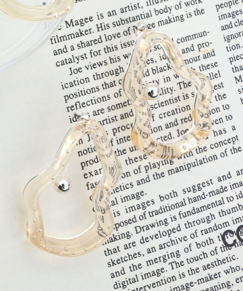 ACCOMMODE（アコモデ）の「スパークリングイヤリング（イヤリング・レディース・ホワイト/ローズ・FREE）」の4枚目の写真