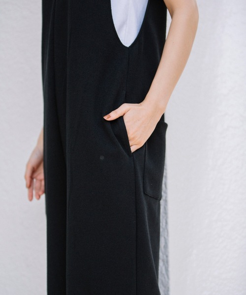 Munich(ミューニック)の「ダブルフェイスブークレ コンビネゾン(サロペット/オーバーオール・レディース・ブラック/カーキ/アイボリー・S/M)」の13枚目の写真