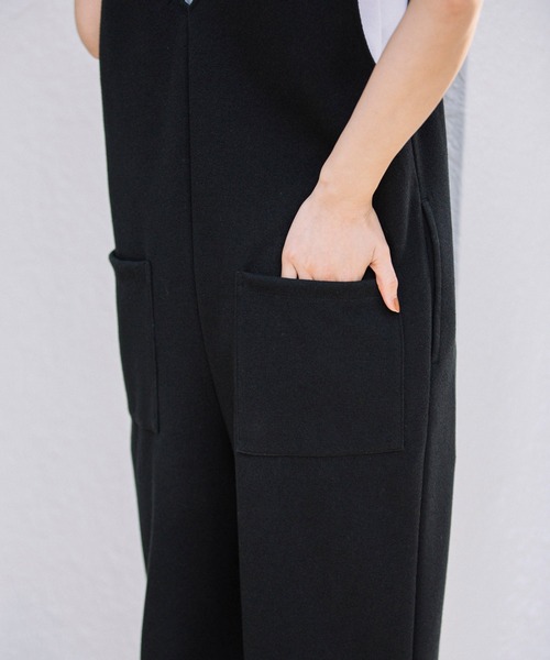 Munich(ミューニック)の「ダブルフェイスブークレ コンビネゾン(サロペット/オーバーオール・レディース・ブラック/カーキ/アイボリー・S/M)」の16枚目の写真