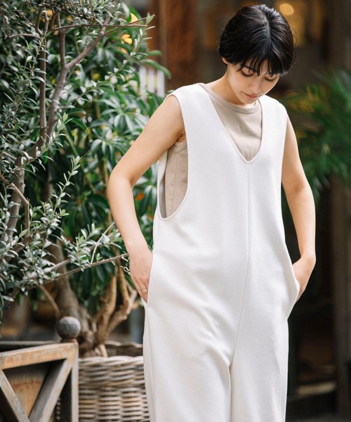 Munich(ミューニック)の「ダブルフェイスブークレ コンビネゾン(サロペット/オーバーオール・レディース・ブラック/カーキ/アイボリー・S/M)」の19枚目の写真