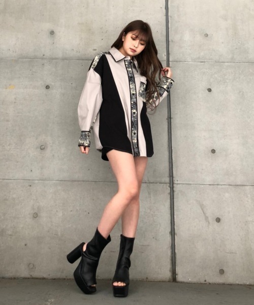 ENVYM(アンビー)の「スウィッチングオーバーSH(シャツ/ブラウス・レディース・ブラック/ベージュ/カーキ・FREE)」の19枚目の写真