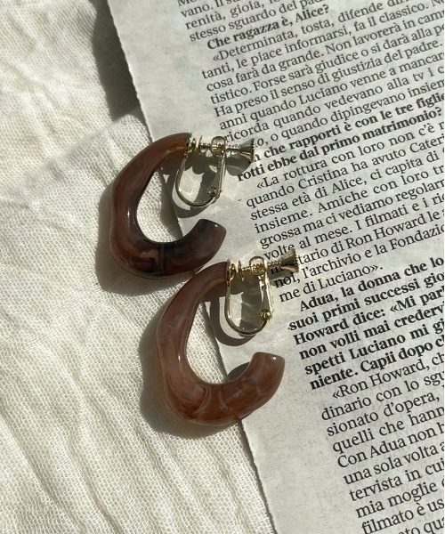 apres jour mignon（アプレジュールミニョン）の「【apresjour mignon×ARIAZ】アソートカラーイヤリング（イヤリング・レディース・モカ/アイボリー/オフホワイト/グレイッシュベージュ/ダークブラウン/マスタード/ライトブラウン/その他・ONESIZE）」の6枚目の写真