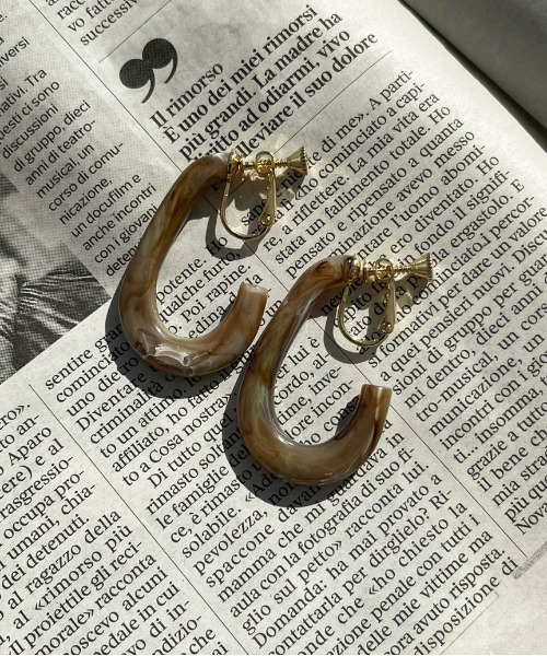 apres jour mignon（アプレジュールミニョン）の「【apresjour mignon×ARIAZ】アソートカラーイヤリング（イヤリング・レディース・モカ/アイボリー/オフホワイト/グレイッシュベージュ/ダークブラウン/マスタード/ライトブラウン/その他・ONESIZE）」の12枚目の写真